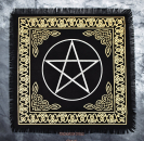 Hexenshop Dark Phönix Schwarzes Altartuch mit silbernen Pentagramm und goldenen keltischen Knoten